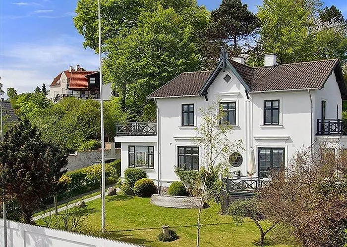 Snekkersten Bed & Breakfast 2*