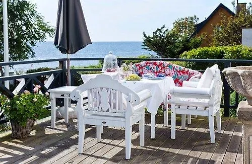 Bed & Breakfast Snekkersten 2*